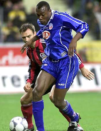 足球一直占 足球一直占